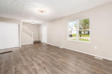 007_b3b_6341 Fence Row Ln-008