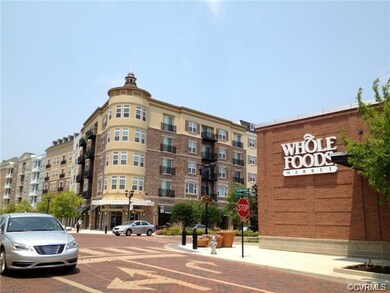 Walking distance to Whole Foods, Walking Trails, R