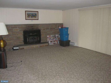 911 Louise Ln, West Chester, PA 19382 - photo 4