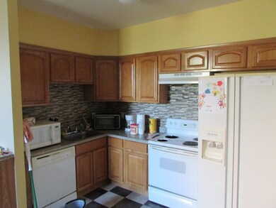 Kimball Towers unit 212, Springfield, MA 01103 - photo 3