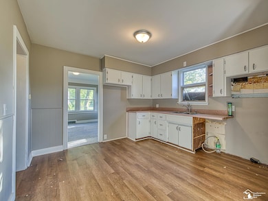 526 E 2nd St, Monroe, MI 48161 - photo 4