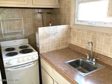 1014 14th Ave unit REAR, Belmar, NJ 07719 - photo 4