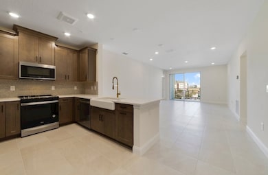 Aspen with Study Kitchen