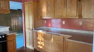 431-411702 Kitchen view 1