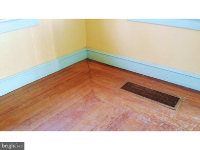 73 Chestnut St, Woodbury, NJ 08096 - photo 5