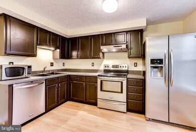 1544 Saint Lawrence Ct, Frederick, MD 21701 - photo 6