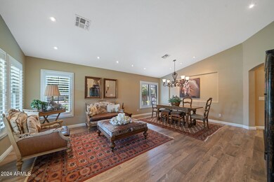 LIVING ROOM/DINING ROOM