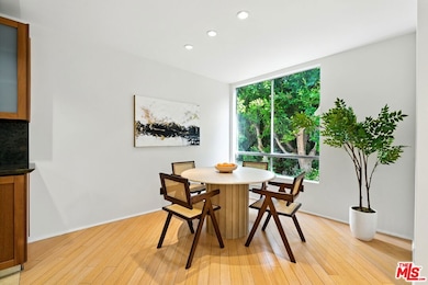 429 N Oakhurst Dr unit 203, Beverly Hills, CA 90210 - photo 7