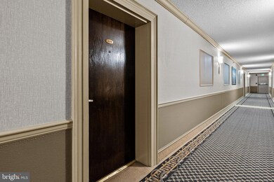 10608 Valley Forge Cir unit 608, King of Prussia, PA 19406 - photo 3