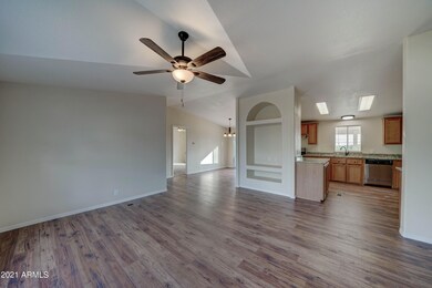 5043 E 28th Ave-3