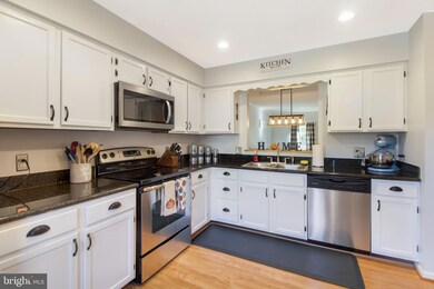 9355 Kendal Cir, Laurel, MD 20723 - photo 2