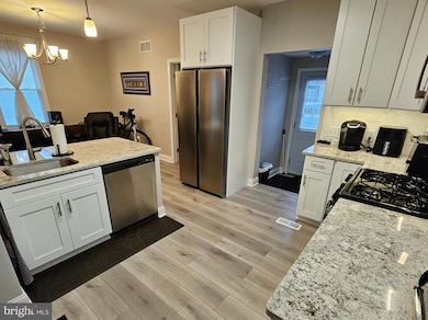 404 W Wayne Ave, Wayne, PA 19087 - photo 2