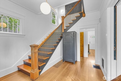 109 11th Ave E, Seattle, WA 98102 - photo 2