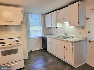 121 N Church St, Waynesboro, PA 17268 - photo 3