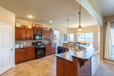 Lots of room to move around in this Kitchen!  Feat