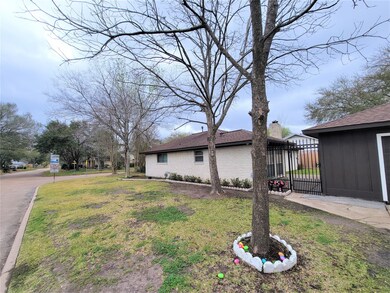 7859 Shady Arbor Ln, Houston, TX 77040 - photo 4