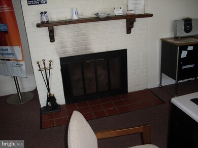 9512 Lanham Severn Rd, Lanham, MD 20706 - photo 3