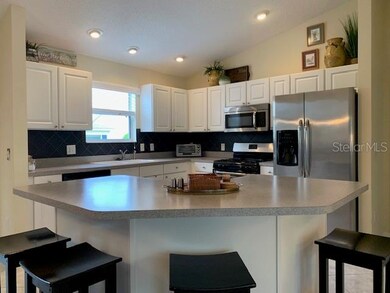 Stainless Appliances (newer dishwasher) and easy c