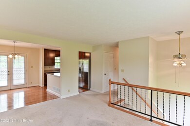 6306 Applegate Ln, Louisville, KY 40219 - photo 7