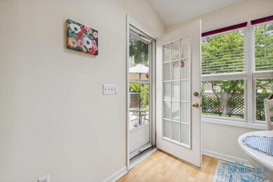 Kitchen/nook entry off patio
