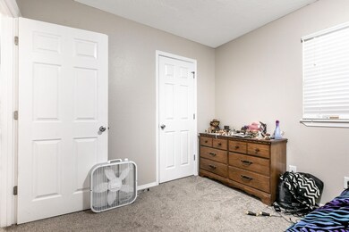 RE_1050 W Elm-6