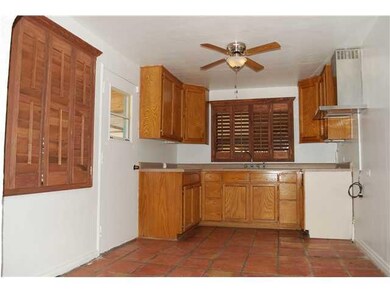 565 Riverdale St, El Paso, TX 79907 - photo 7