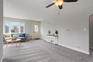 1000 E Ave NW, Cedar Rapids, IA 52405 - photo 4