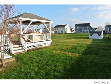 Deck Great backyard  !