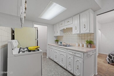 219 Easter Way, El Paso, TX 79915 - photo 7