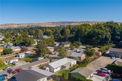 144 12th St NE, East Wenatchee, WA 98802 - photo 5