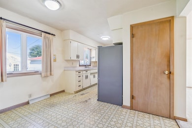 543 Mildred Ave, Waterloo, IA 50703 - photo 7