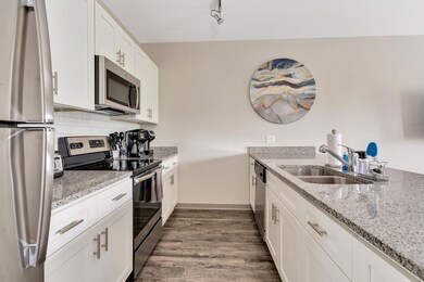 804-Riverfront-Pkwy-208-MLS-Photos-10