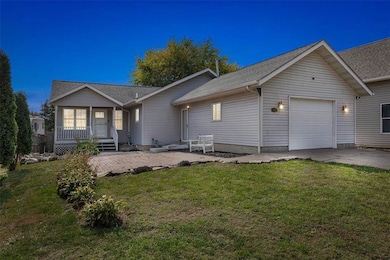 212 E 4th St, Wilton, IA 52778 - photo 2