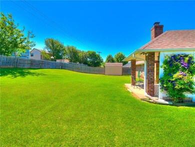 2440 E Hills Dr, Moore, OK 73160 - photo 5