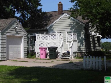 Deck with privacy panels