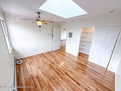 40 Woodvale Loop unit 2nd Flr, Staten Island, NY 10309 - photo 6