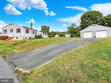 29 Elm Ave, Temple, PA 19560 - photo 5