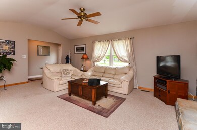 11027 Abbey Ln, Fredericksburg, VA 22407 - photo 3