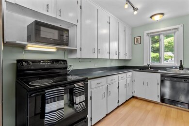 57 Cliff St, Manchester, NH 03103 - photo 6