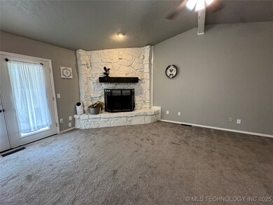 819 N Boyd Cir, Sapulpa, OK 74066 - photo 7