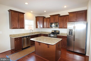 11394 Sandhurst Place, White Plains, MD 20695 - photo 7