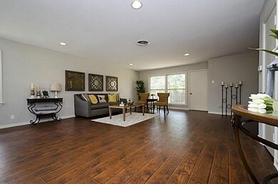 524 Hurstview Dr, Hurst, TX 76053 - photo 3