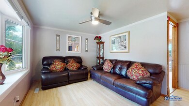 221 Ensenada Dr, Carpentersville, IL 60110 - photo 6