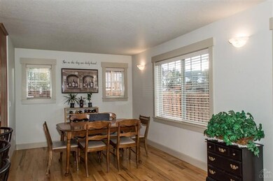 2323 SW 40th St, Redmond, OR 97756 - photo 3