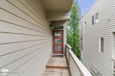 03-Front Exterior_KC_08846