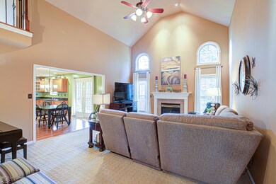 OPEN CONCEPT GREAT RM w/vaulted ceilings