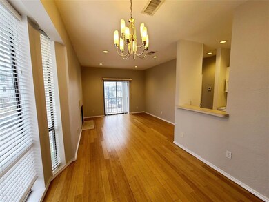 2002 N Fitzhugh Ave unit 3, Dallas, TX 75204 - photo 2