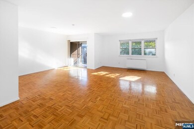Waterside Condominiums unit H18, Edgewater, NJ 07020 - photo 2