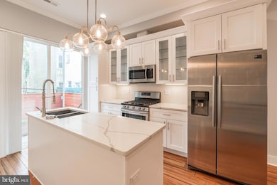 2329 Gerritt St, Philadelphia, PA 19146 - photo 6