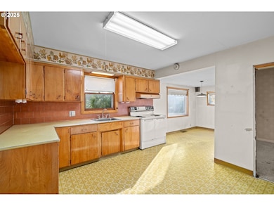 6015 N Houghton St, Portland, OR 97203 - photo 5